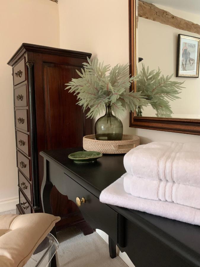 The Byre Bed and Breakfast Abingdon-on-Thames Exteriör bild